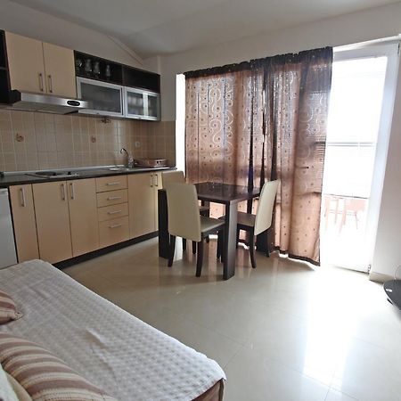 Apartmani Irena Petrovac na moru Exterior foto
