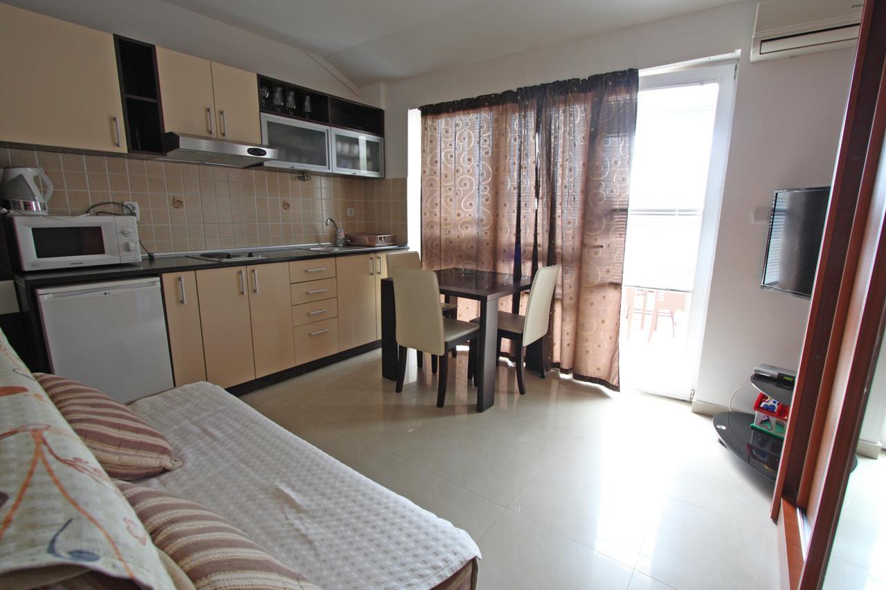 Apartmani Irena Petrovac na moru Exterior foto