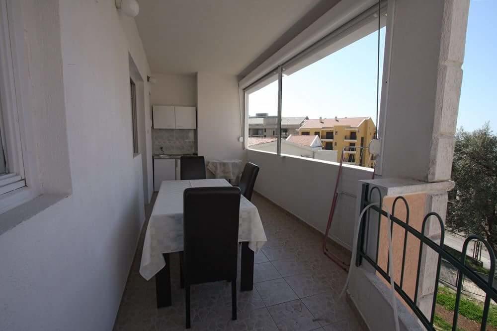 Apartmani Irena Petrovac na moru Exterior foto